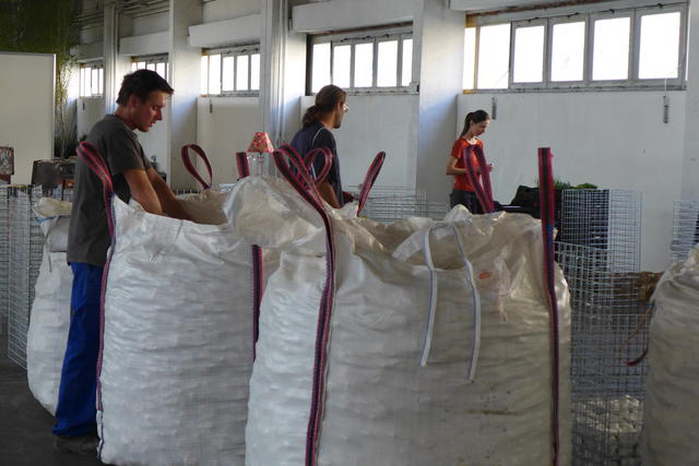 Egy pár szem kavics... 10,5 tonna :D